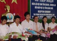 Trường Đại học Phạm Văn Đồng tiếp nhận 30 học sinh  của 2 tỉnh Champasak và Sêkông nước bạn Lào đến học tại trường.