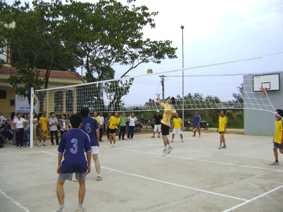 Công đoàn Trường Đại Học Phạm Văn Đồng tổ chức các giải thể thao chào mừng ngày 30/4 và 1/5