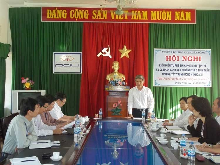 Trường Đại học Phạm Văn Đồng tổ chức Hội nghị kiểm điểm Lãnh đạo trường theo tinh thần Nghị quyết Trung ương 4, khóa XI