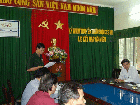 Hội Cựu Chiến binh Trường Đại học Phạm Văn Đồng tổ chức Hội nghị tổng kết công tác năm 2012, xây dựng phương hướng hoạt động năm 2013 và Lễ kết nạp hội viên mới.