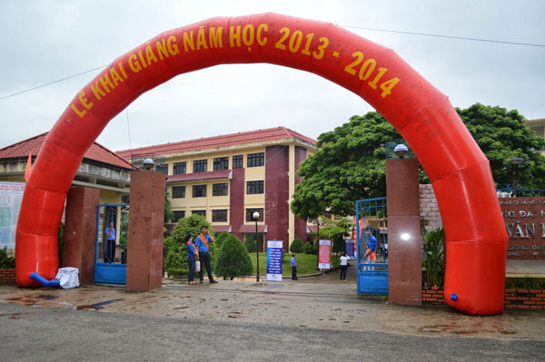 Trường Đại học Phạm Văn Đồng tổ chức Lễ khai giảng năm học 2013-2014