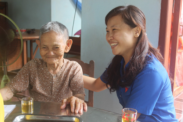 Đoàn Thanh niên Trường tổ chức các hoạt động nhân ngày Thương binh Liệt sỹ Việt Nam 27/07/2015