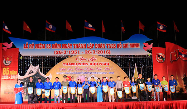 Đoàn trường Đại học Phạm Văn Đồng sôi nổi tham gia Hội trại 