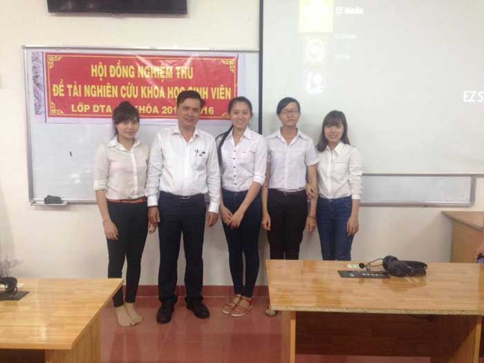 Ngày 12/5/2016, Khoa Ngoại ngữ đã tổ chức nghiệm thu 6 đề tài nghiên cứu khoa học do sinh viên lớp DTA 12 chuyên ngành Ngôn ngữ Anh thực hiện trong năm học 2015-2016