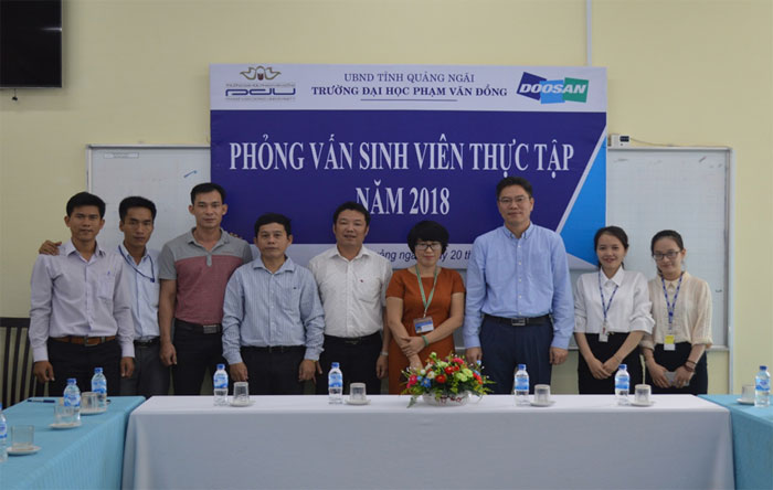 Công ty Doosan Vina phỏng vấn sinh viên thực tập tại Trường Đại học Phạm Văn Đồng