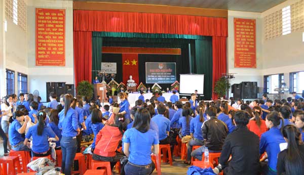 Đoàn TN CSHCM Trường ĐH Phạm Văn Đồng tổ chức thành công đại hội lần thứ III nhiệm kỳ 2013-2016
